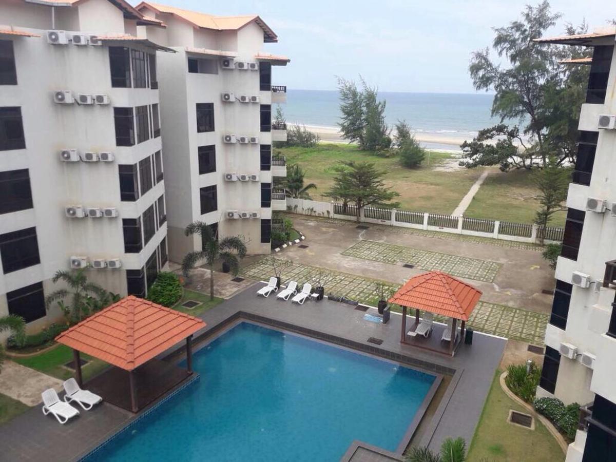 Studio At Samsuria Beach Resort Kampung Sungai Ular Dış mekan fotoğraf